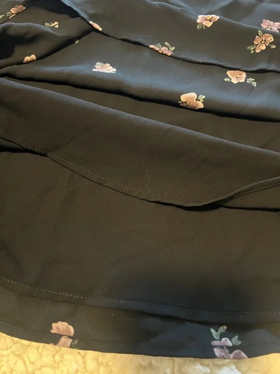 Reitmans R Essentials Black Floral Tank - Picture 10 of 11